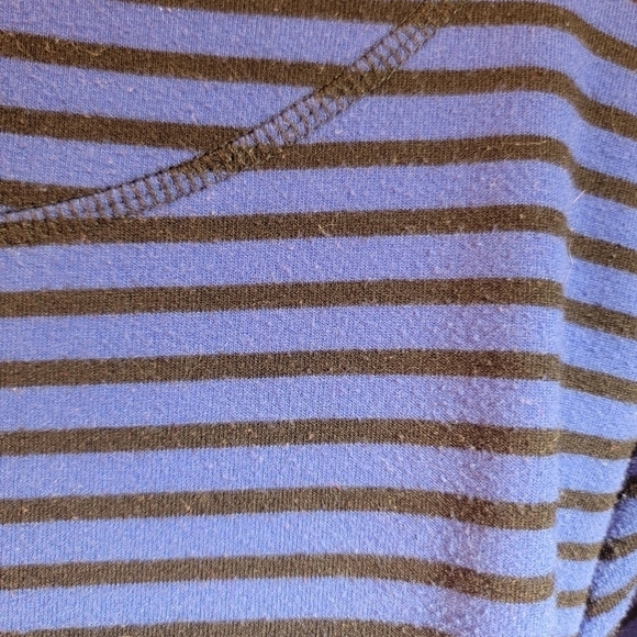 Liz Claiborne XL Long sleeve sweatshirt with front pockets. Black and blue - Picture 14 of 14